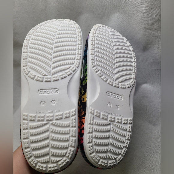 Sz 14 Crocs Disney Rainbow Celebration Slide Sandals Mickey Mouse Adult NWOT - Picture 3 of 5